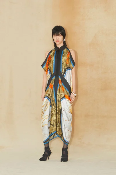 Look 3
